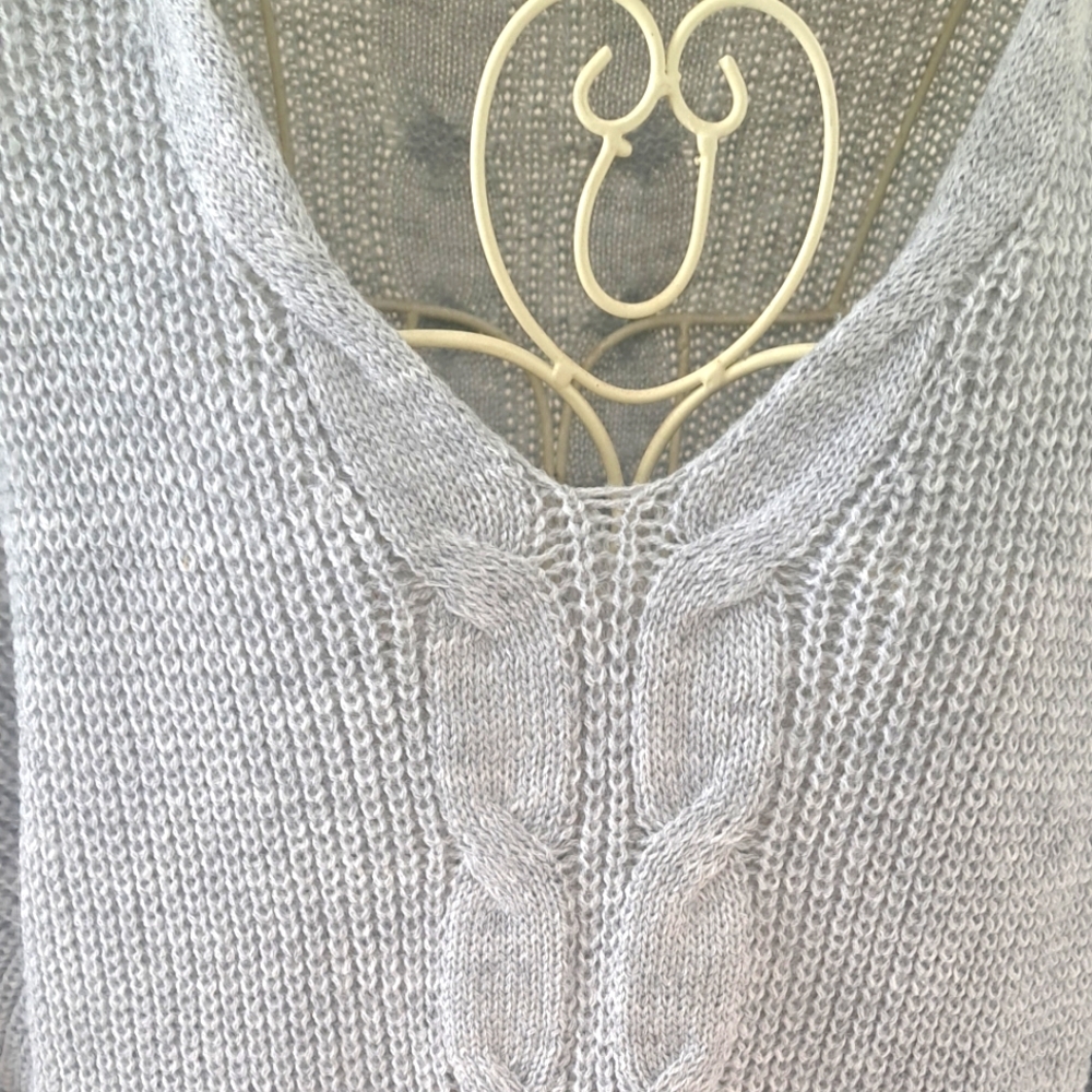 NWOT- Gray Cable Knit Women's Tunic Length Sweater, Size 1X. - Picture 2 of 7